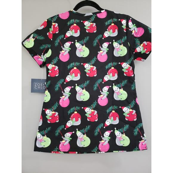 NEW‎ WOmen's XS - CHRISTMAS HOLIDAY SCRUB TOP medical pockets vet animals - Picture 5 of 5